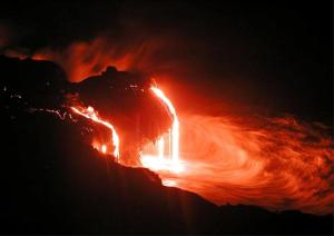 71588-kilauea-volcano-world-s-most-active-volcano-in-hawaii-erupts-photos